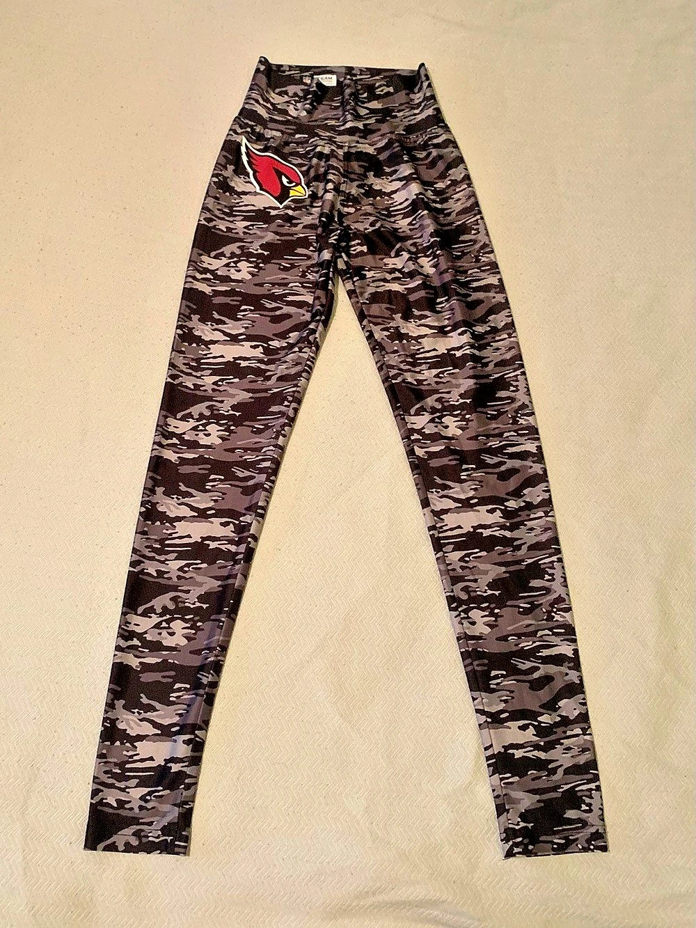 NFL Team Apparel Arizona Cardinals Camo Leggings Size XS Like New